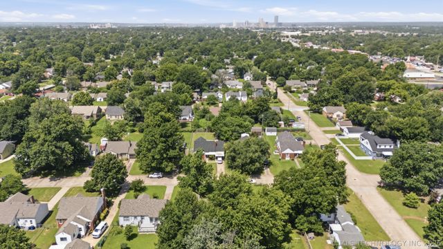 1213 S Vandalia Avenue, Tulsa, OK 74112