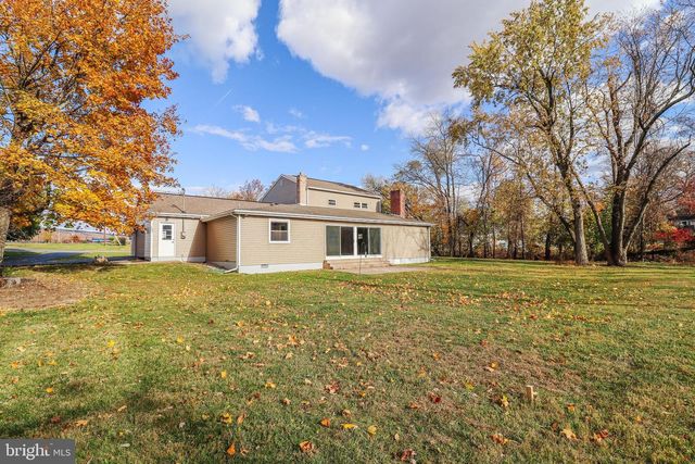 2198 GALE DR, Harrisburg, PA 17110