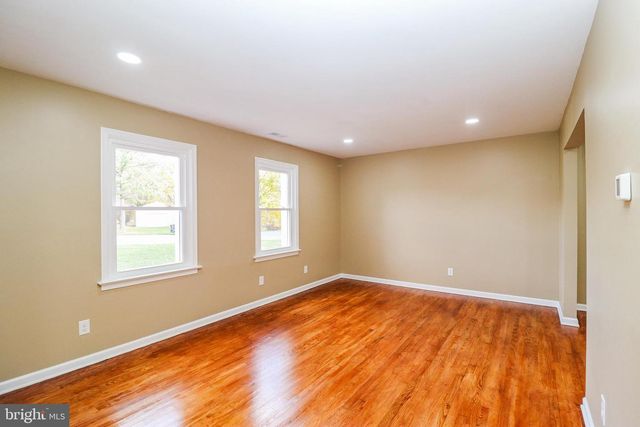 2198 GALE DR, Harrisburg, PA 17110