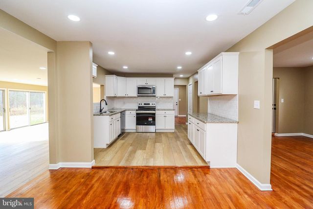 2198 GALE DR, Harrisburg, PA 17110