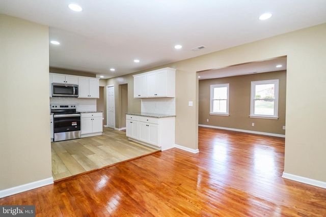 2198 GALE DR, Harrisburg, PA 17110