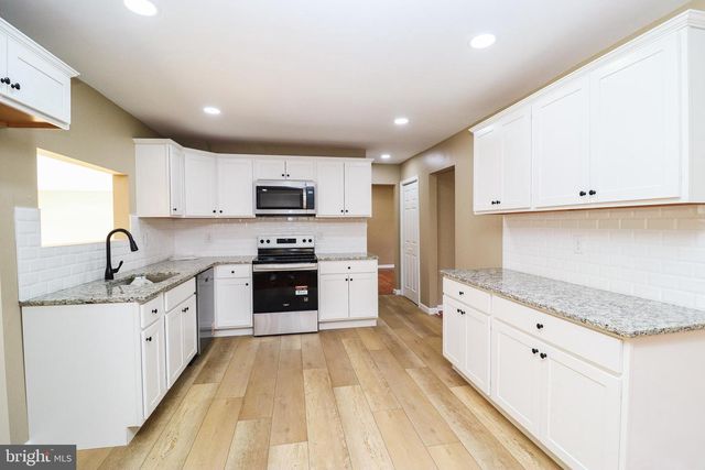 2198 GALE DR, Harrisburg, PA 17110