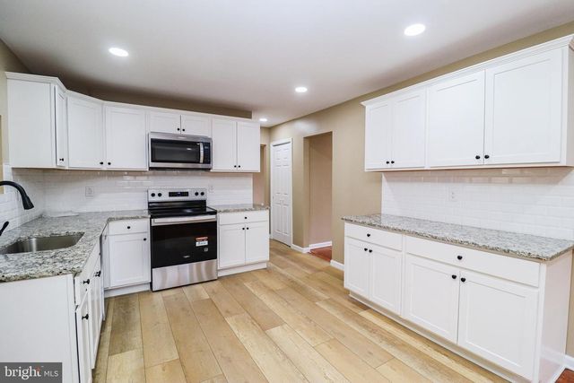 2198 GALE DR, Harrisburg, PA 17110