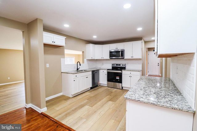 2198 GALE DR, Harrisburg, PA 17110