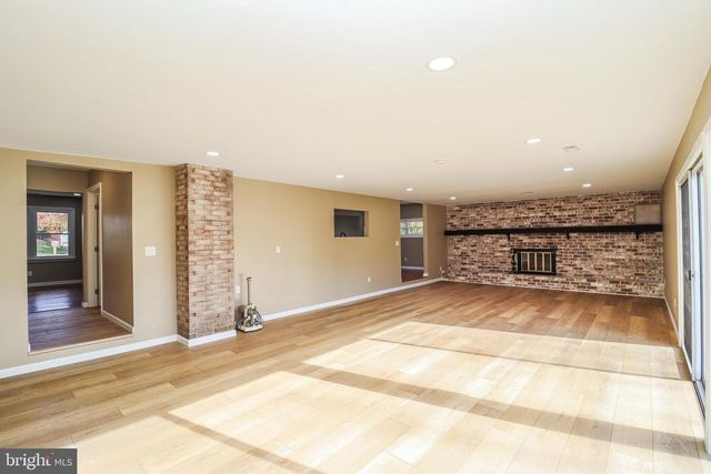 2198 GALE DR, Harrisburg, PA 17110