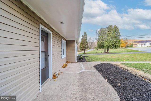 2198 GALE DR, Harrisburg, PA 17110