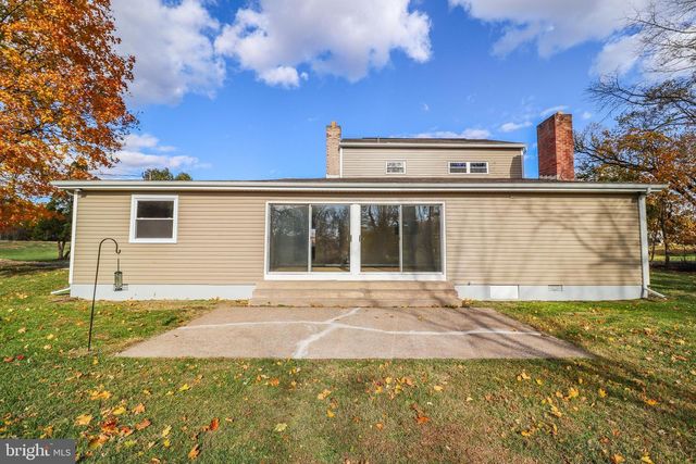 2198 GALE DR, Harrisburg, PA 17110