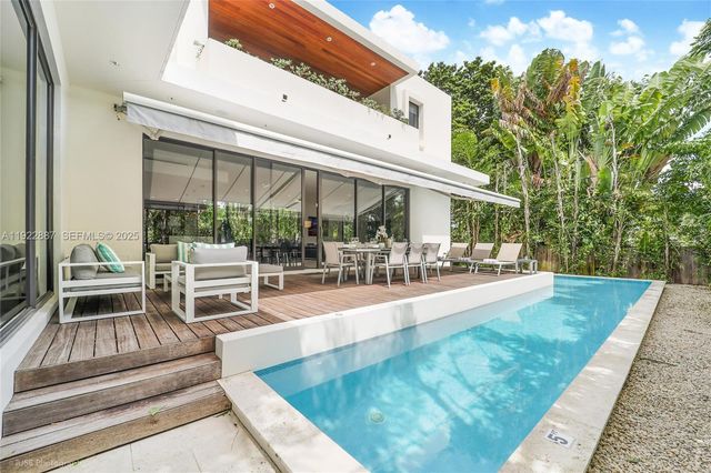 7501 Coquina Dr, North Bay Village, FL 33141