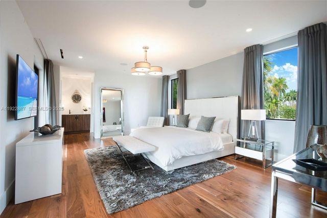 7501 Coquina Dr, North Bay Village, FL 33141