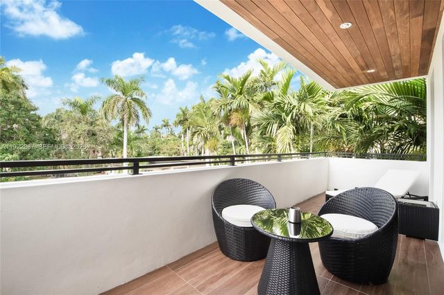 7501 Coquina Dr, North Bay Village, FL 33141