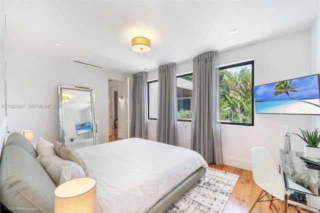 7501 Coquina Dr, North Bay Village, FL 33141