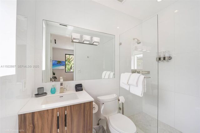 7501 Coquina Dr, North Bay Village, FL 33141