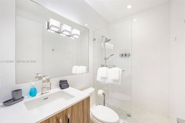 7501 Coquina Dr, North Bay Village, FL 33141