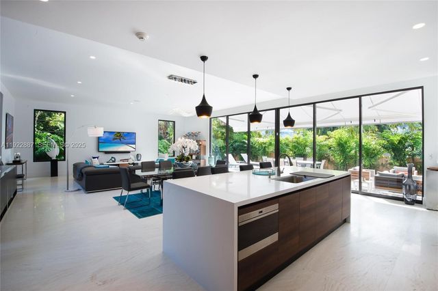 7501 Coquina Dr, North Bay Village, FL 33141