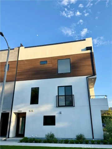 12820 Bloomfield Street, Studio City, CA 91604