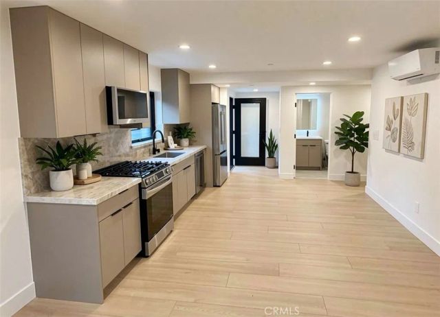 12820 Bloomfield Street, Studio City, CA 91604