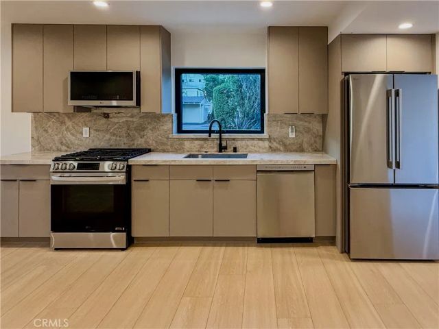 12820 Bloomfield Street, Studio City, CA 91604