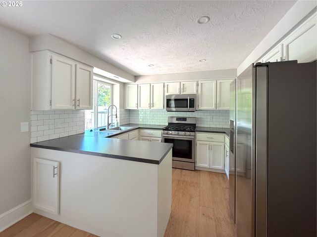 189 CRESTWOOD St, Fairview, OR 97024