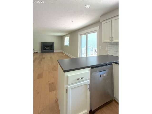 189 CRESTWOOD St, Fairview, OR 97024