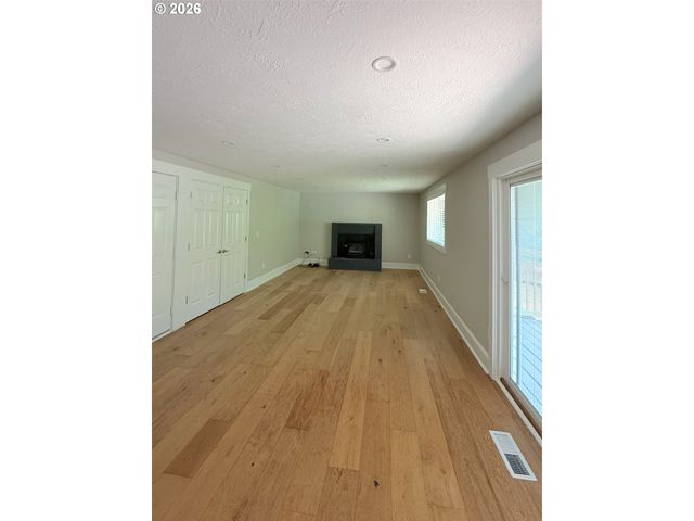 189 CRESTWOOD St, Fairview, OR 97024