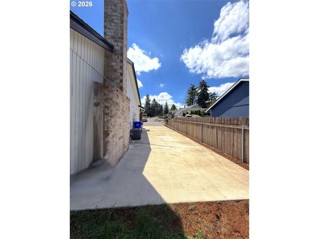 189 CRESTWOOD St, Fairview, OR 97024
