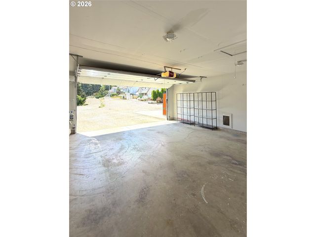 189 CRESTWOOD St, Fairview, OR 97024