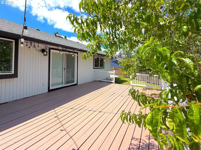 189 CRESTWOOD St, Fairview, OR 97024
