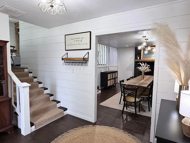 2013 E Swallow Street, Springfield, MO 65804