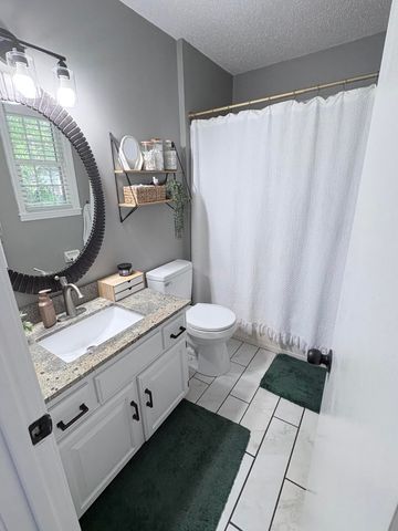2013 E Swallow Street, Springfield, MO 65804