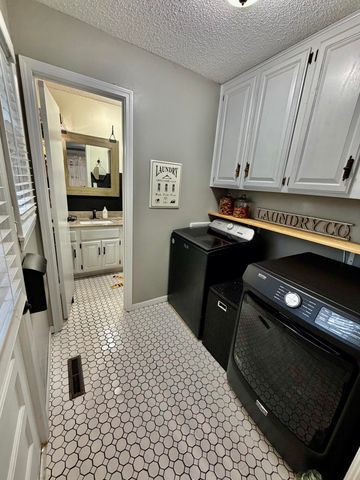 2013 E Swallow Street, Springfield, MO 65804