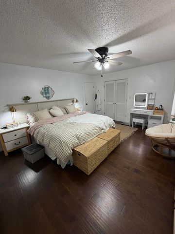 2013 E Swallow Street, Springfield, MO 65804