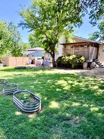 2013 E Swallow Street, Springfield, MO 65804