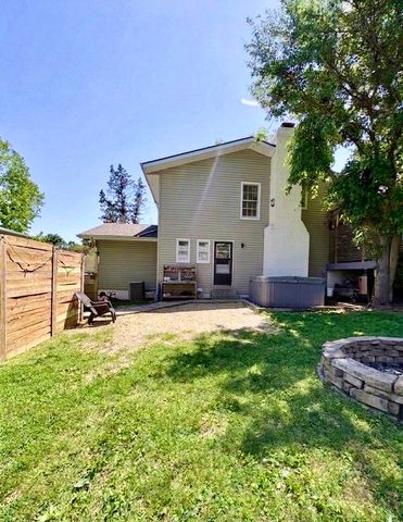 2013 E Swallow Street, Springfield, MO 65804