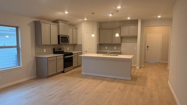 1206 Canton Dr, College Station, TX 77845