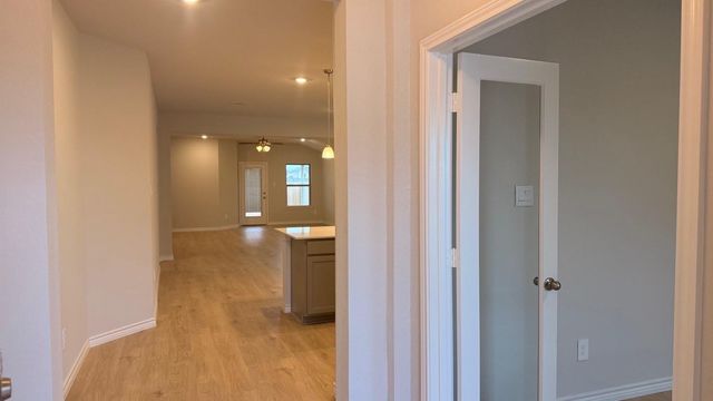 1206 Canton Dr, College Station, TX 77845