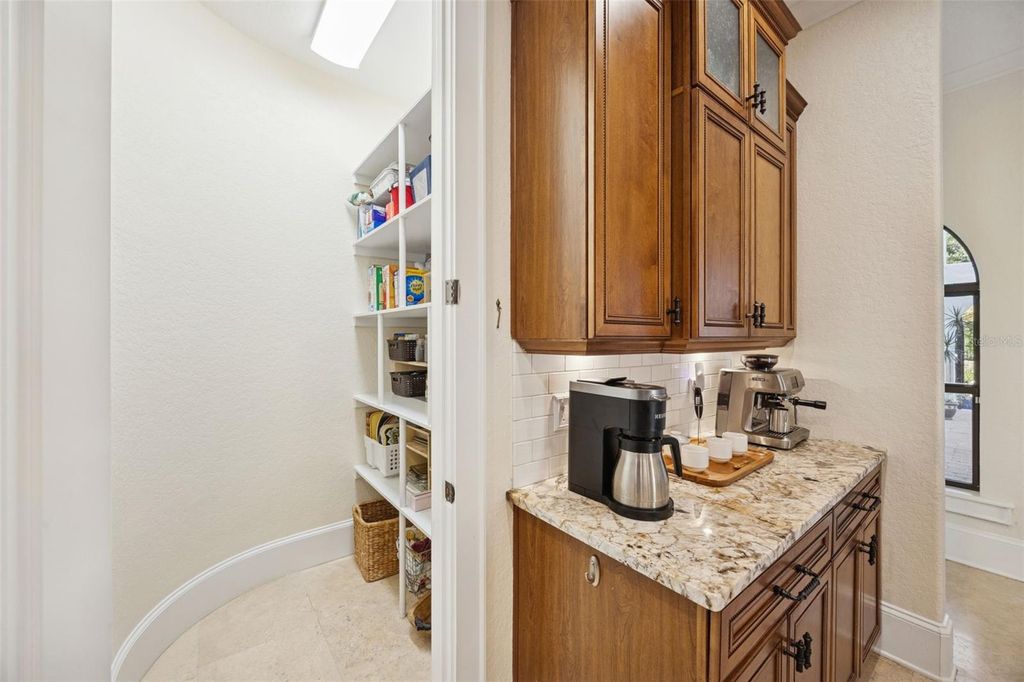 Image 12 of property listing at 2059 WOODLAWN DRIVE, Orlando, FL 32803