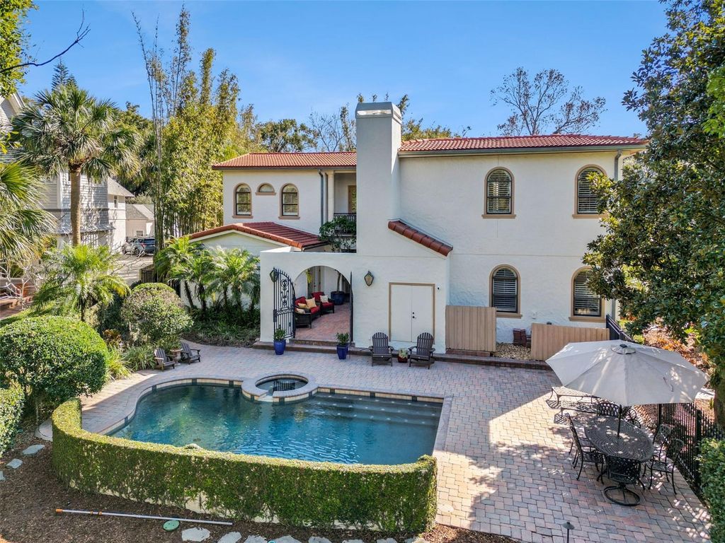 Image 3 of property listing at 2059 WOODLAWN DRIVE, Orlando, FL 32803