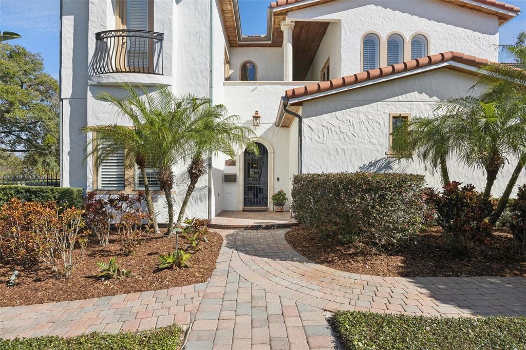 Image 4 of property listing at 2059 WOODLAWN DRIVE, Orlando, FL 32803