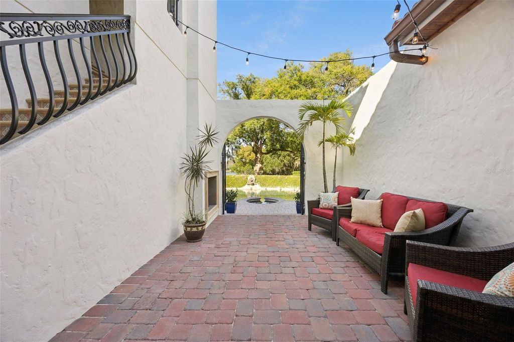 Image 37 of property listing at 2059 WOODLAWN DRIVE, Orlando, FL 32803