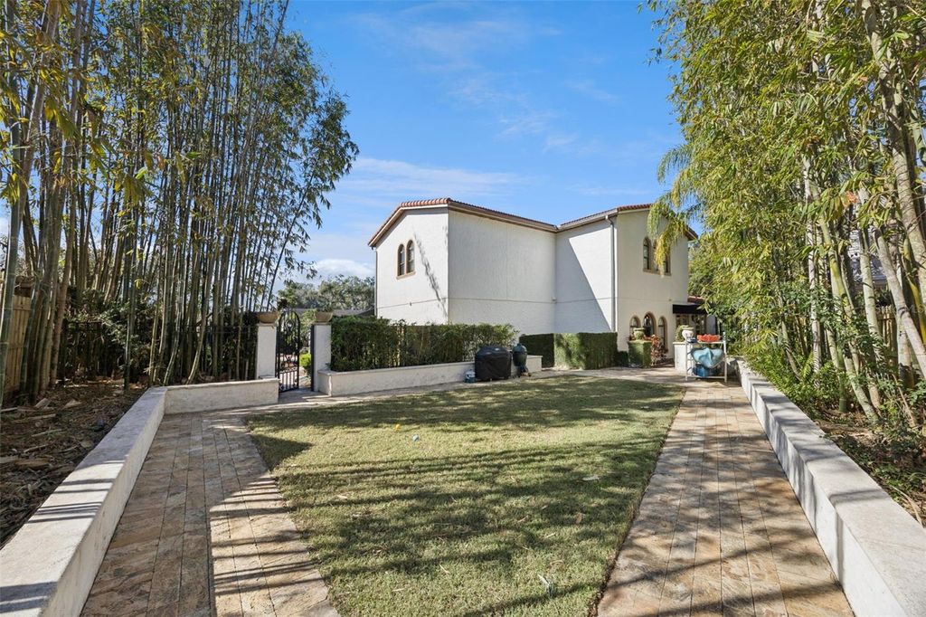 Image 45 of property listing at 2059 WOODLAWN DRIVE, Orlando, FL 32803