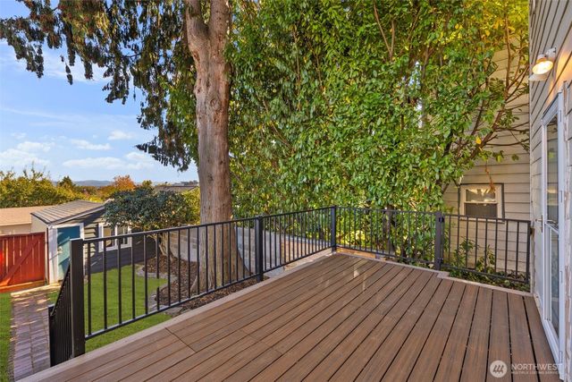 4446 39th Avenue SW, Seattle, WA 98116