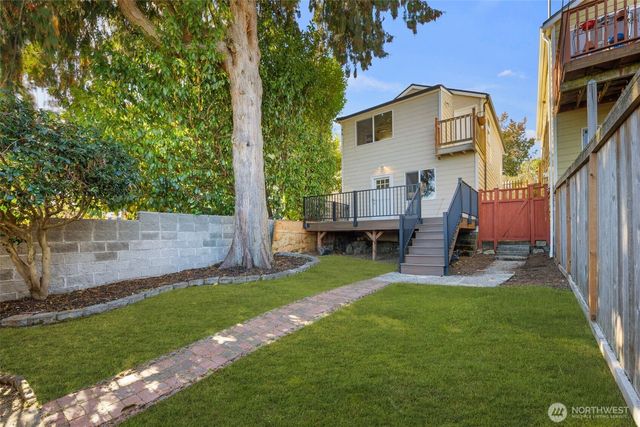 4446 39th Avenue SW, Seattle, WA 98116