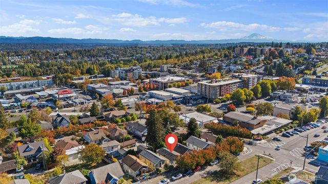 4446 39th Avenue SW, Seattle, WA 98116