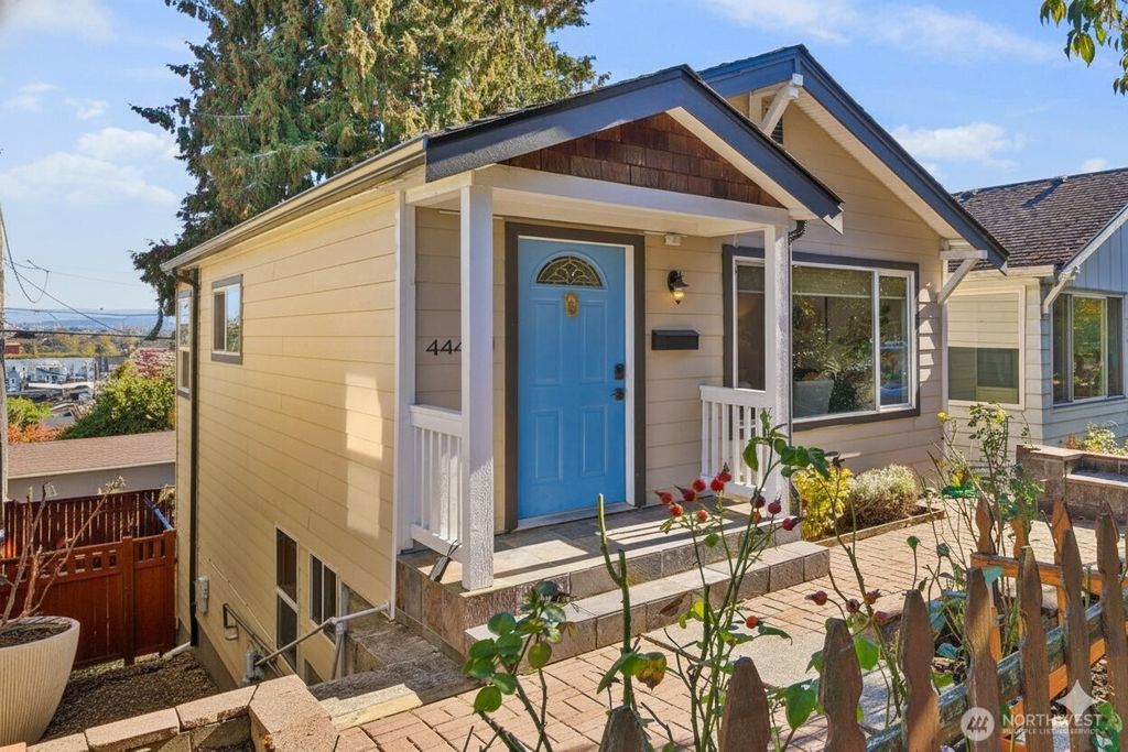 4446 39th Avenue SW, Seattle, WA 98116