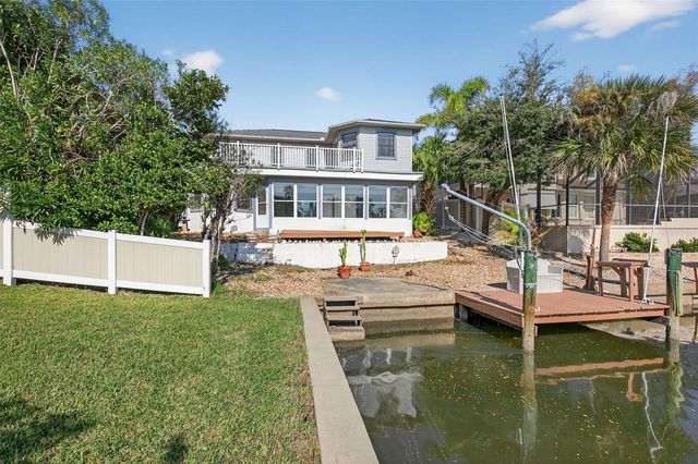 4 CEDAR HOLLOW COURT, Palm Coast, FL 32137