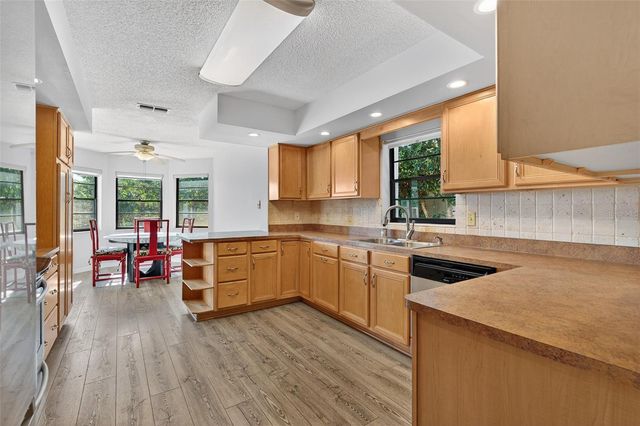 4 CEDAR HOLLOW COURT, Palm Coast, FL 32137