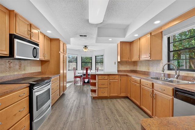 4 CEDAR HOLLOW COURT, Palm Coast, FL 32137