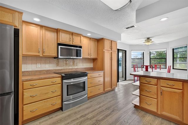 4 CEDAR HOLLOW COURT, Palm Coast, FL 32137