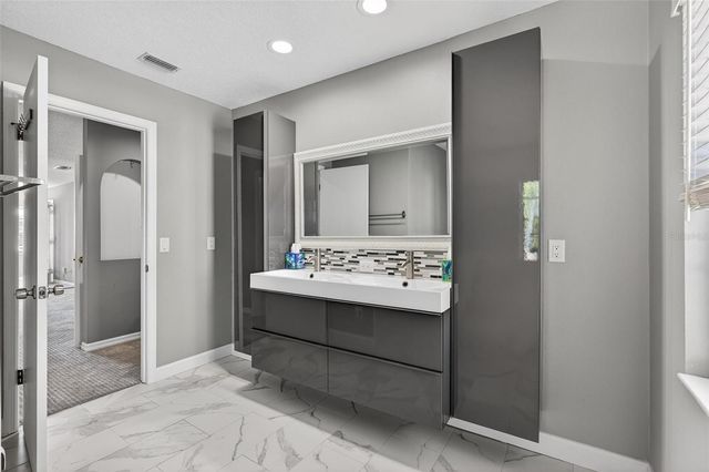 4 CEDAR HOLLOW COURT, Palm Coast, FL 32137