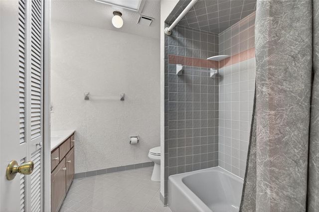 4 CEDAR HOLLOW COURT, Palm Coast, FL 32137